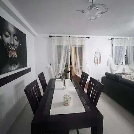 Maison Mitoyenne A 2 Mn De La Muchavista *
