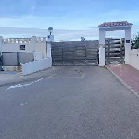 Maison Mitoyenne A 2 Mn De La Muchavista Hébergement de vacances *